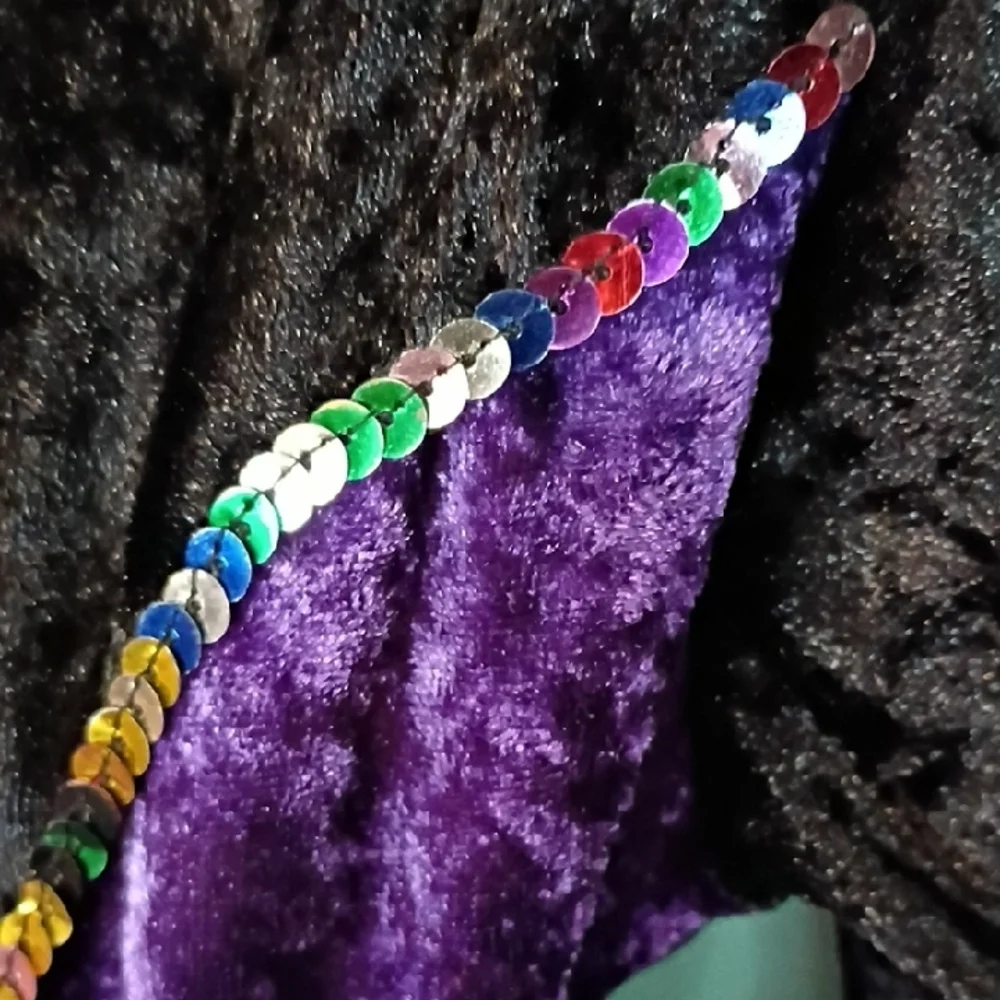 🧹Girls Size Medium Witch Velvet Dress with Sequin Details